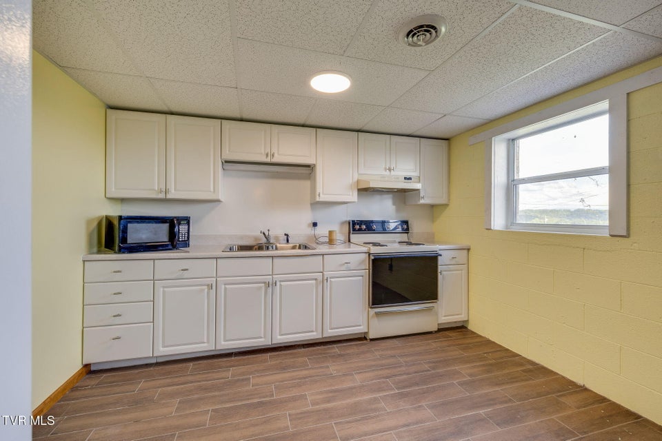 Photo #37: 3808 Ford Drive