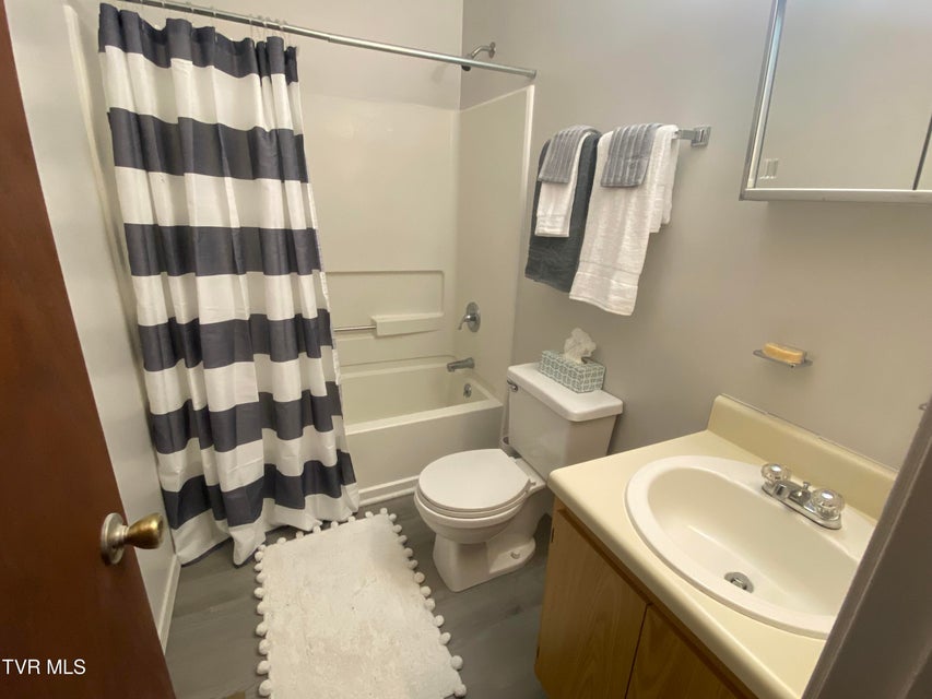 Photo #11: 202 Locust Street