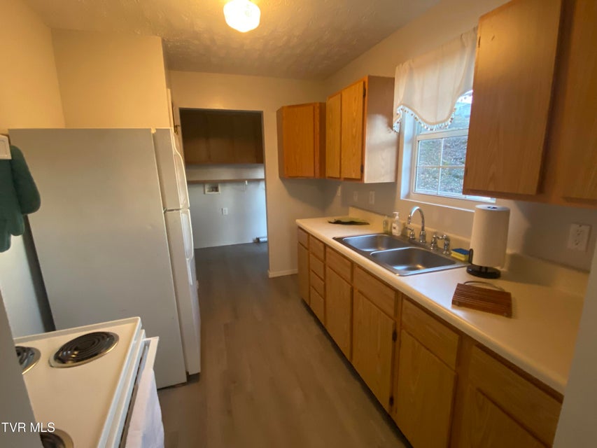 Photo #6: 202 Locust Street