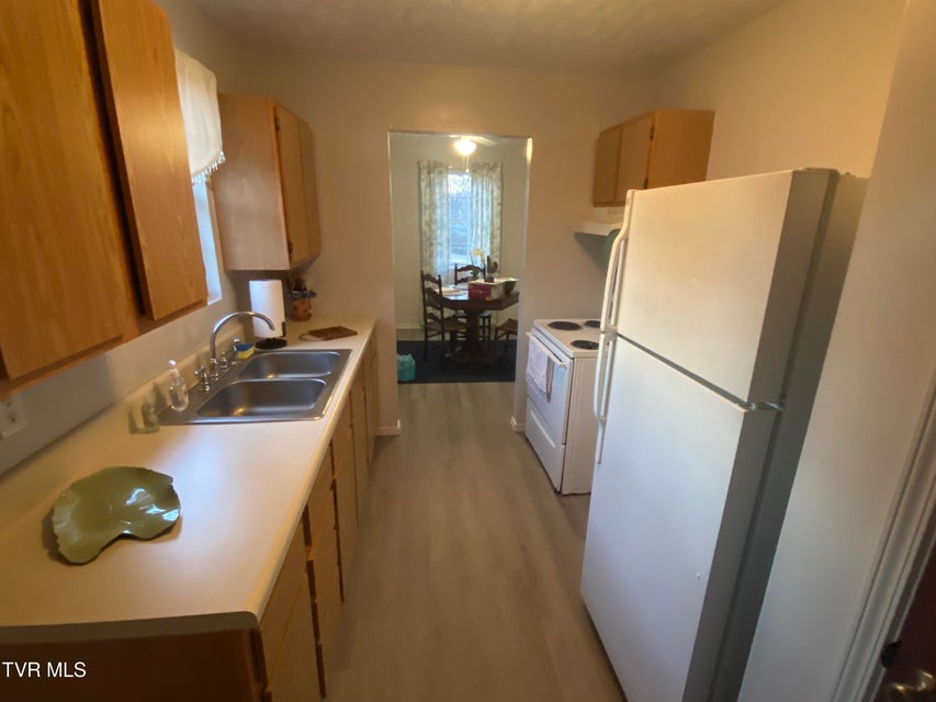 Photo #7: 202 Locust Street