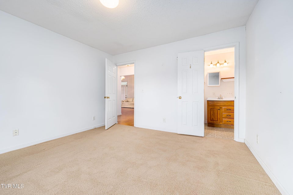 Photo #27: 4006 Navaho Drive