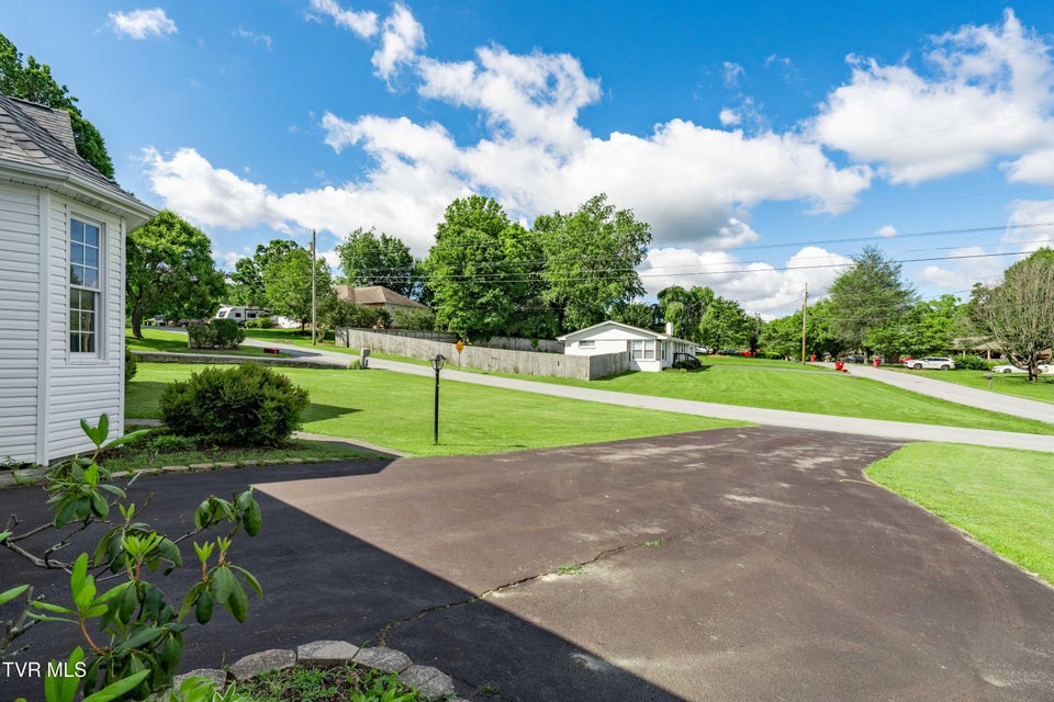 Photo #35: 4006 Navaho Drive