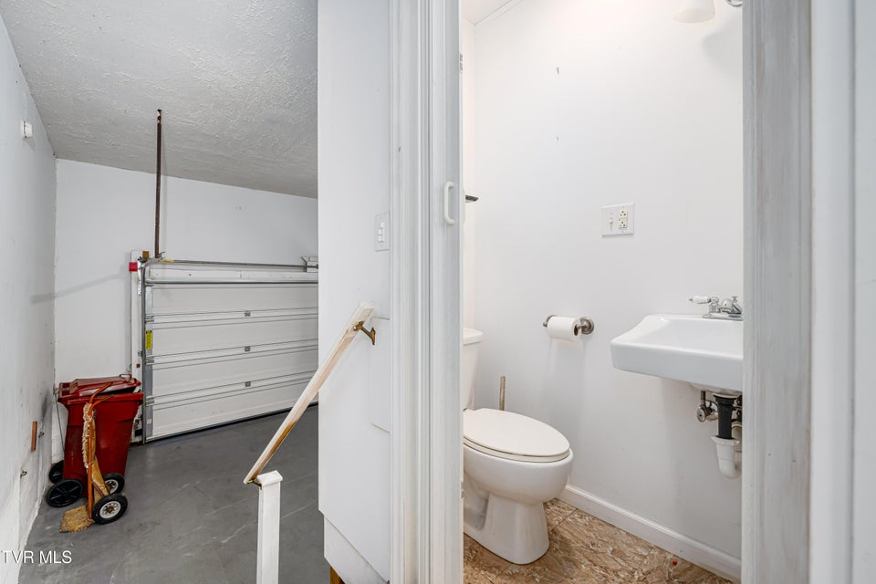Photo #30: 4006 Navaho Drive
