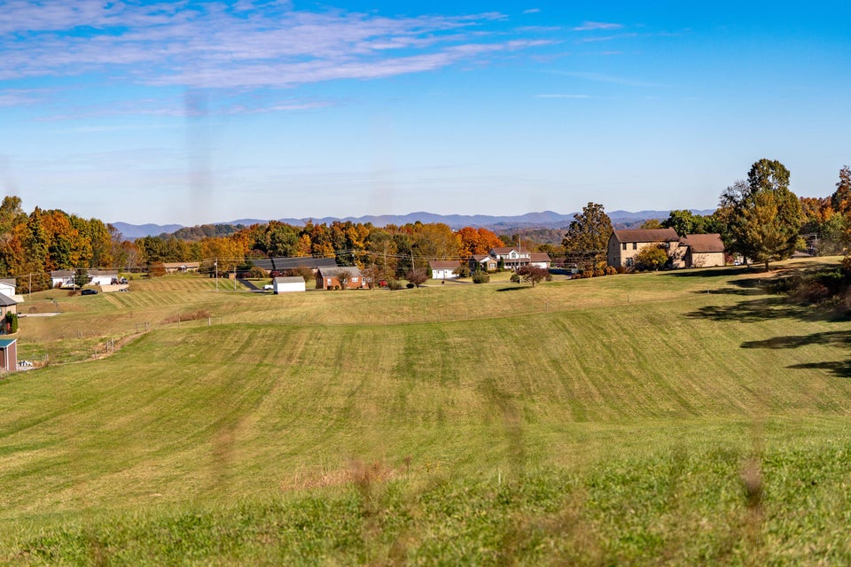 Photo #2: 427 Douglas Shed Road