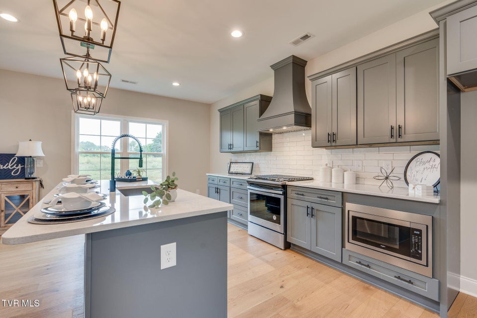 Photo #15: 812 Dolen Place