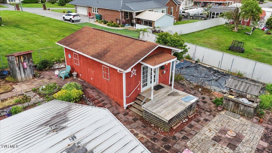 Photo #48: 111 Dickson Road
