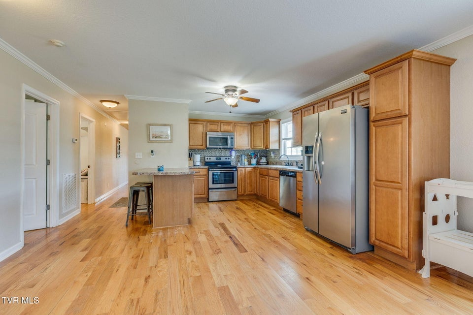 Photo #17: 101 Messick Avenue