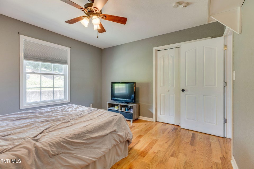 Photo #29: 101 Messick Avenue