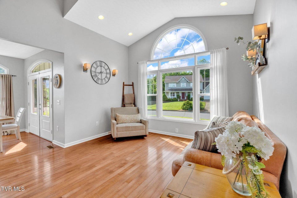 Photo #6: 319 Wiltshire Drive
