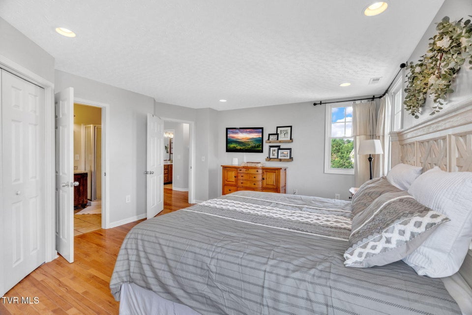 Photo #28: 319 Wiltshire Drive