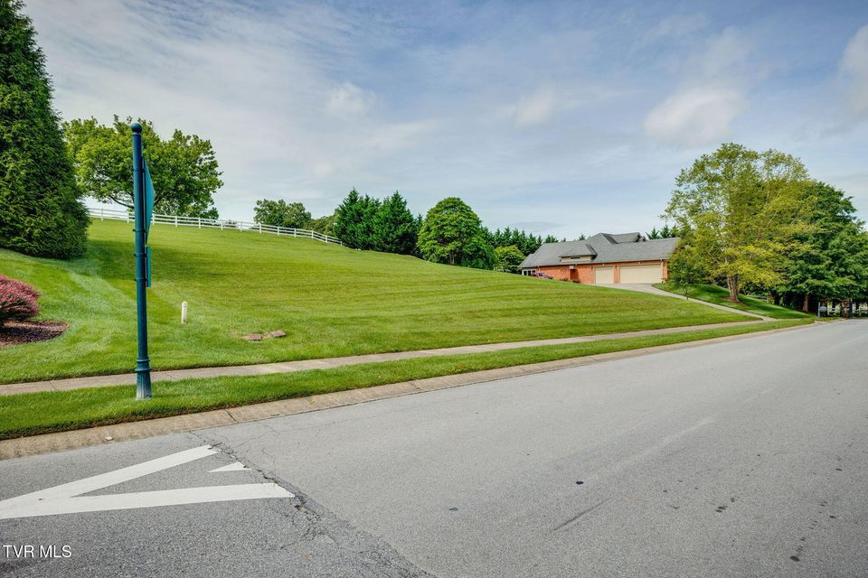 Photo #3: 106 Highland Gate Drive