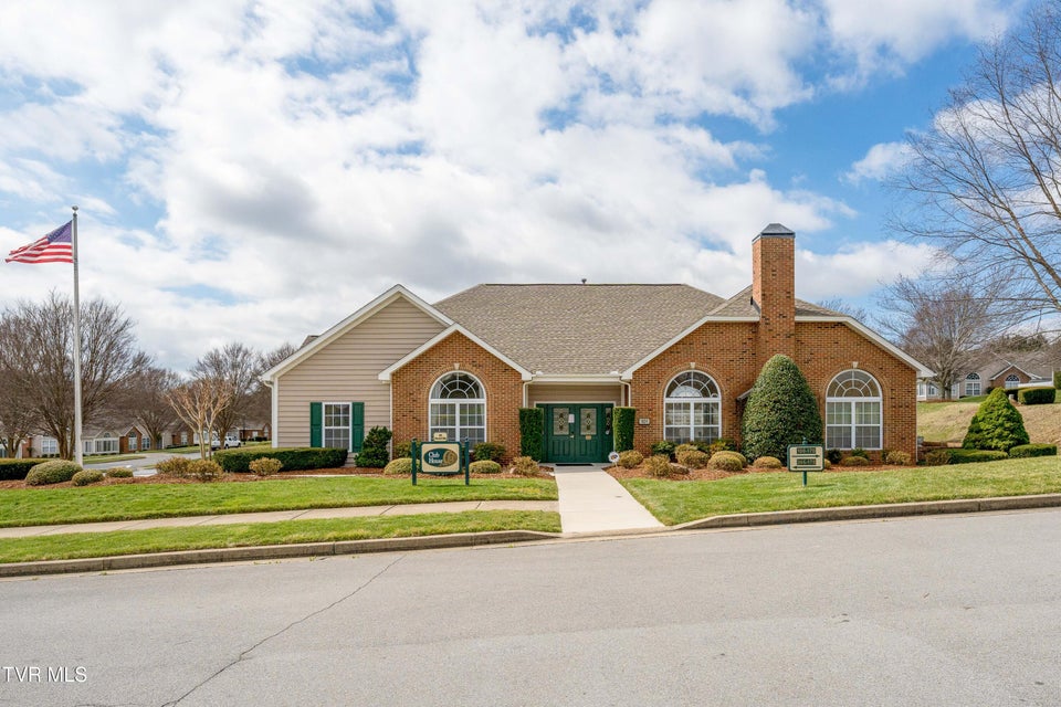 Photo #34: 223 Avonlea Place