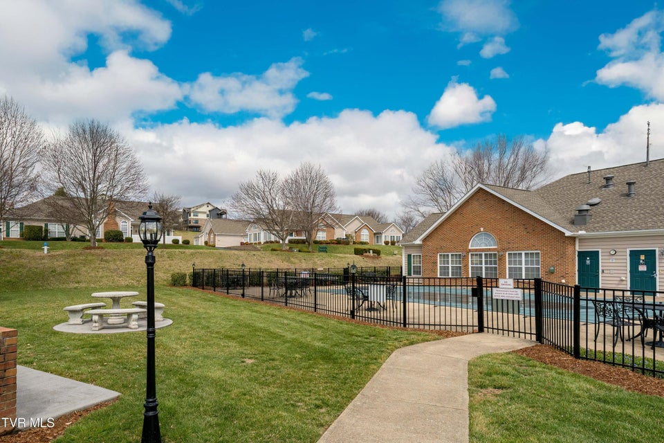 Photo #38: 223 Avonlea Place