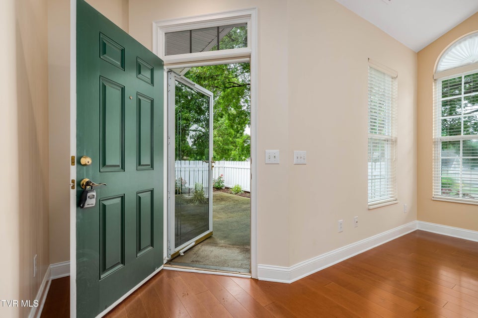 Photo #12: 223 Avonlea Place