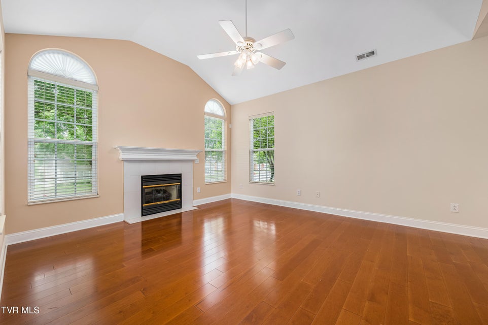 Photo #3: 223 Avonlea Place