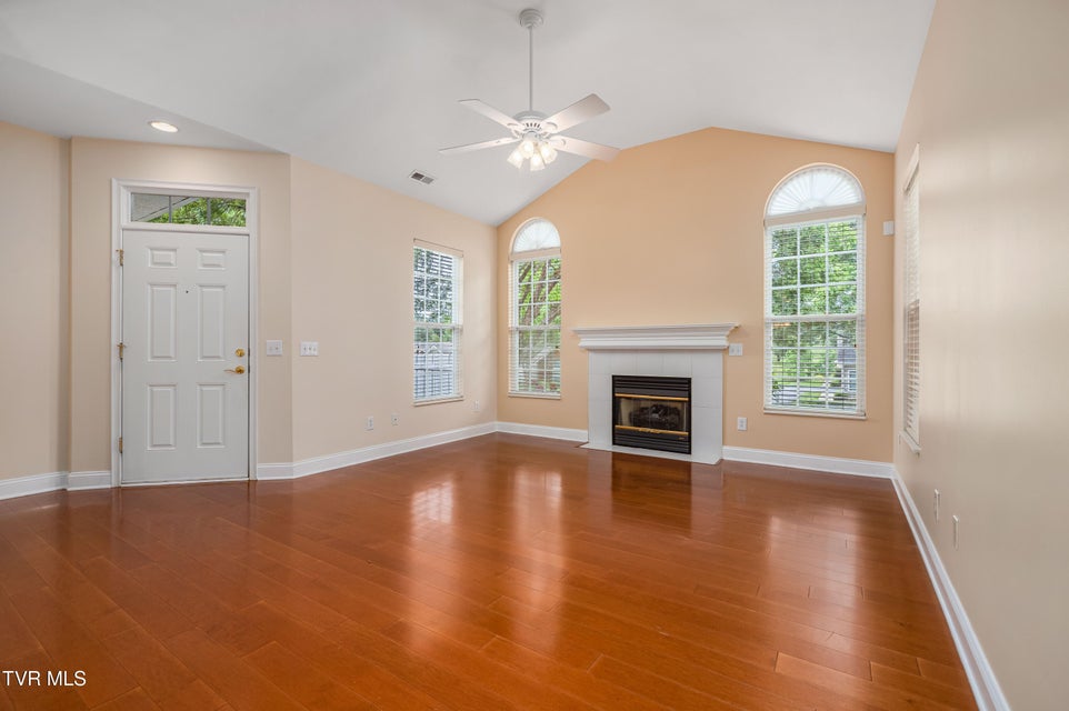 Photo #13: 223 Avonlea Place