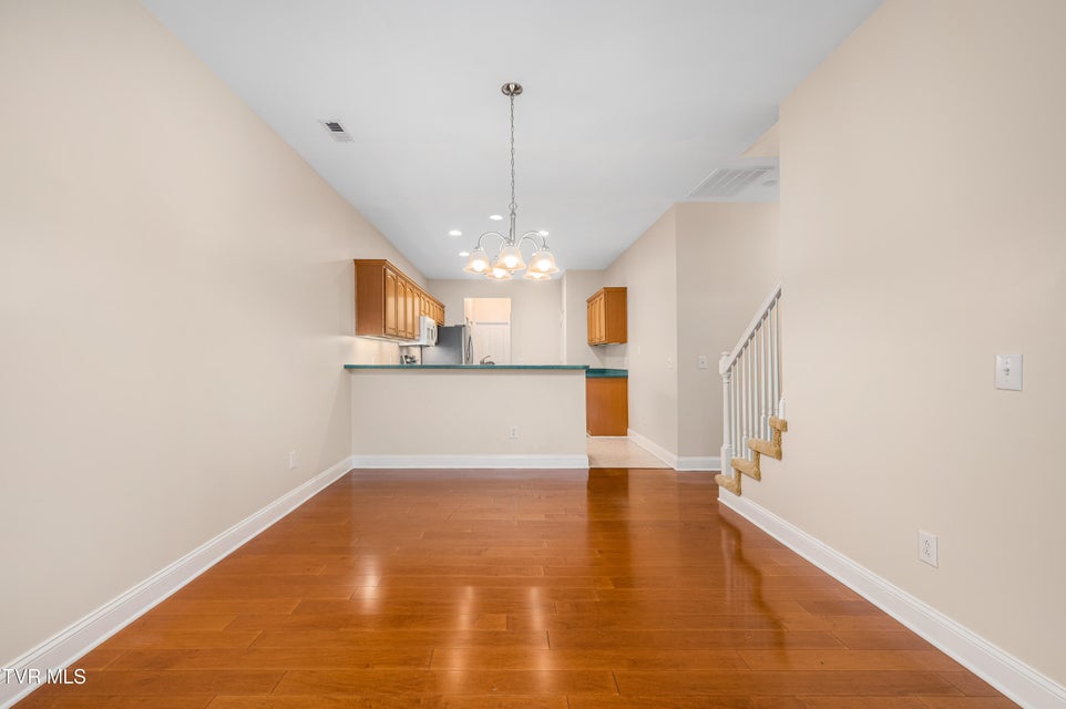 Photo #17: 223 Avonlea Place