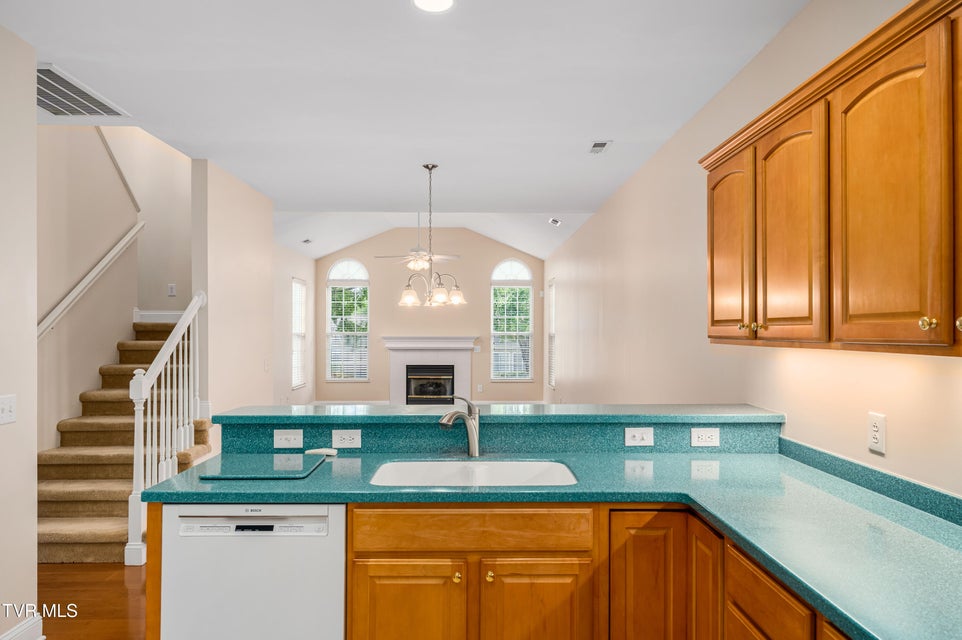 Photo #4: 223 Avonlea Place