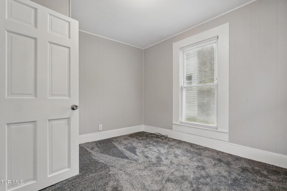 Photo #19: 631 Meadow Street