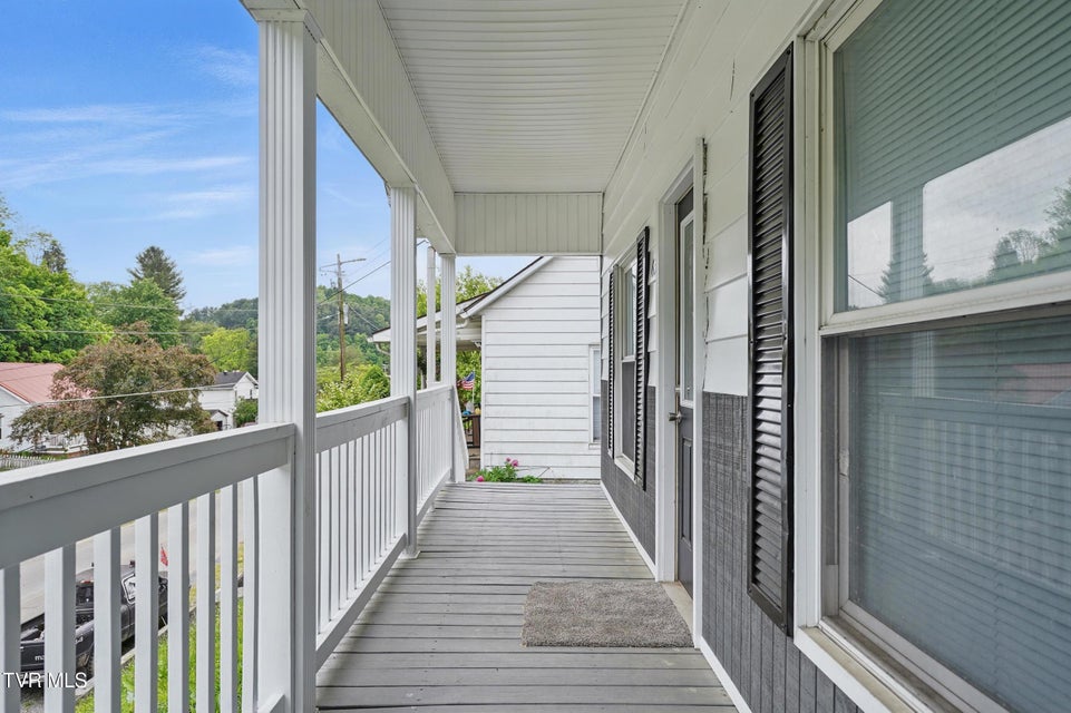 Photo #11: 631 Meadow Street