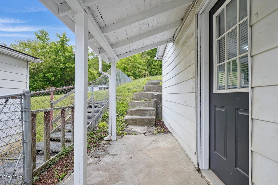 Photo #9: 631 Meadow Street