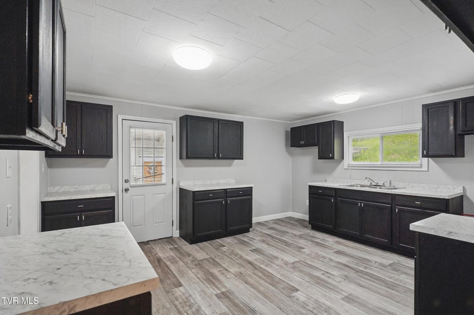 Photo #24: 631 Meadow Street