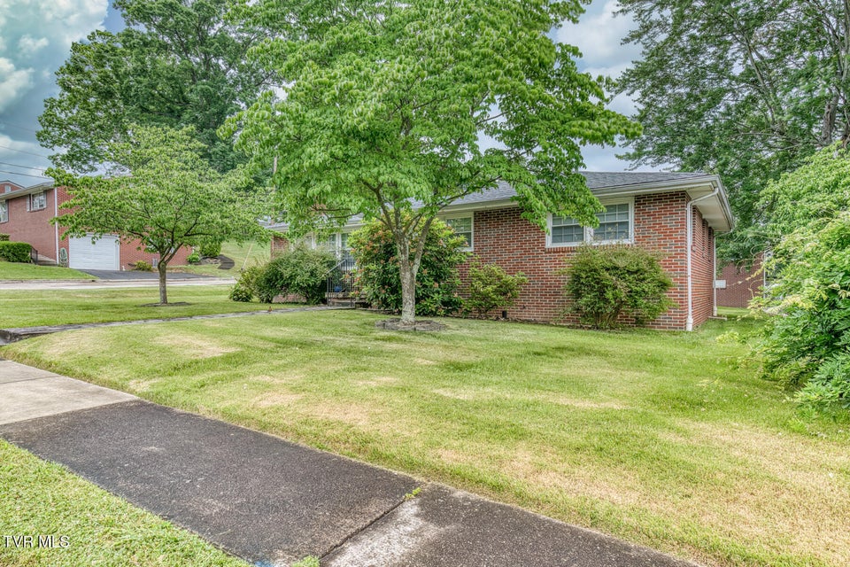 Photo #2: 2210 Bruce Street