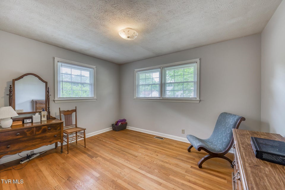 Photo #17: 2210 Bruce Street