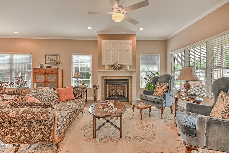 Photo #7: 520 Villa Lane