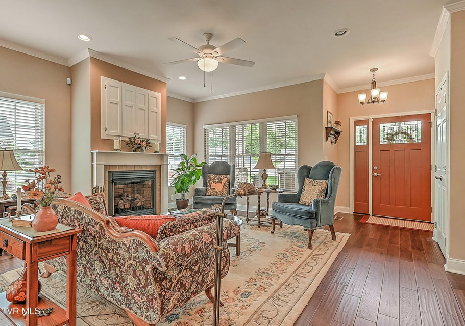 Photo #9: 520 Villa Lane