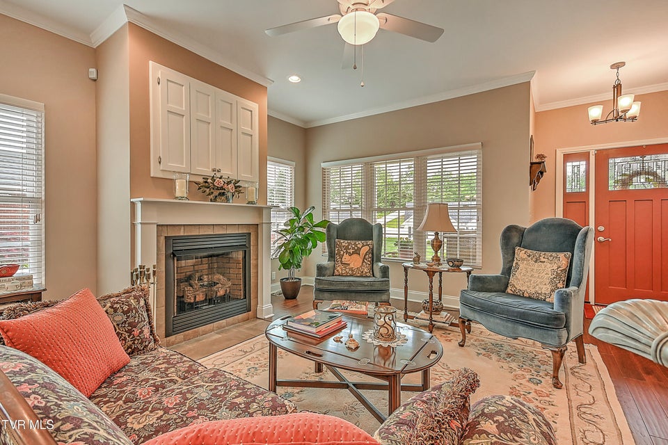 Photo #10: 520 Villa Lane