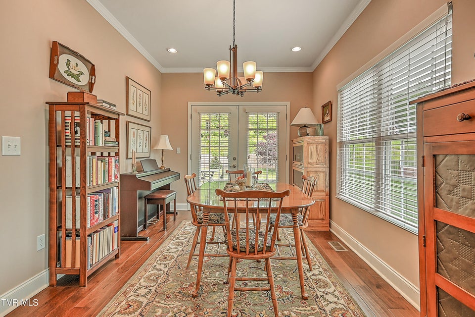 Photo #13: 520 Villa Lane