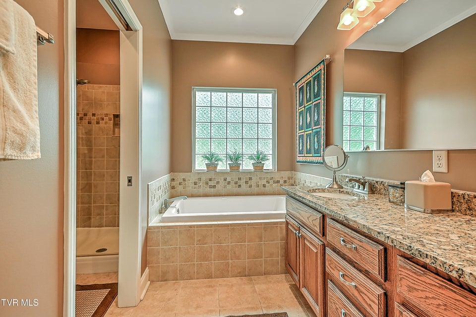 Photo #26: 520 Villa Lane