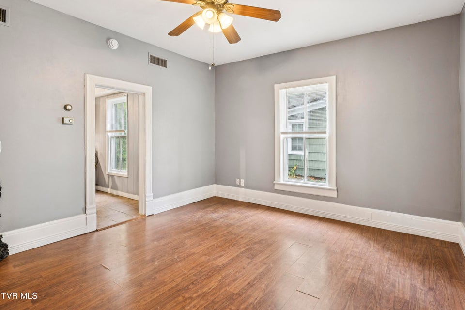 Photo #7: 115 Poplar Street
