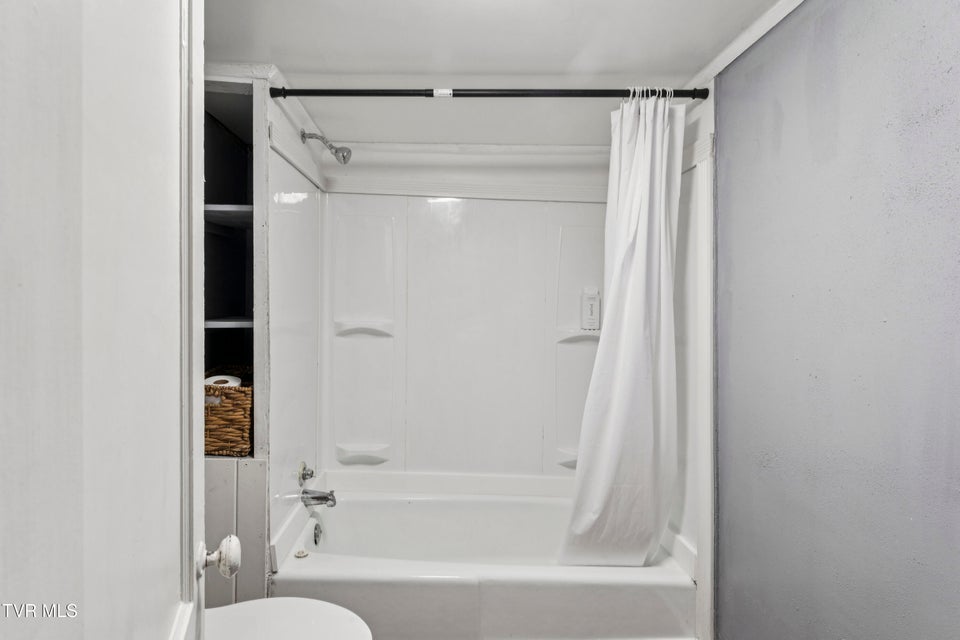 Photo #17: 115 Poplar Street