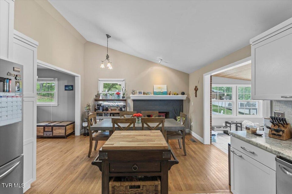Photo #31: 8 Brooklawn Court