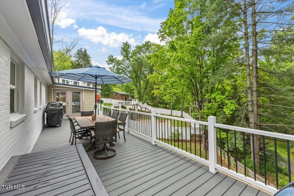 Photo #66: 8 Brooklawn Court