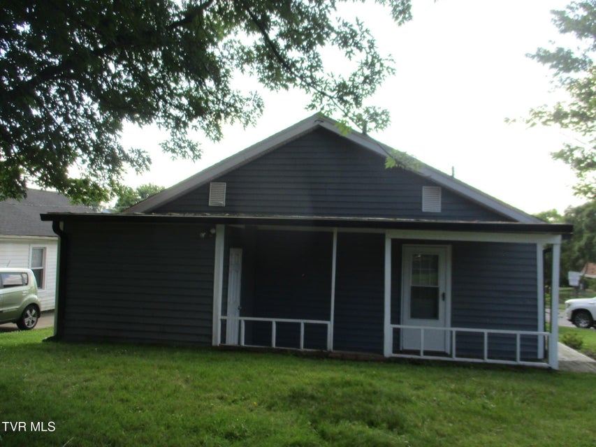 Photo #9: 1653 E Street
