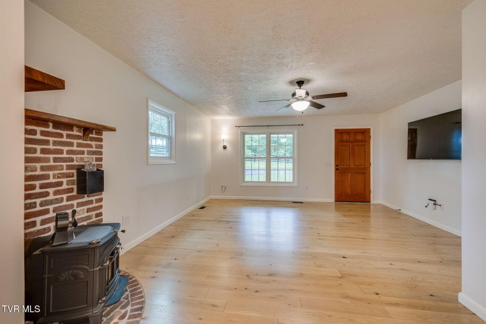 Photo #10: 319 Woodland Road