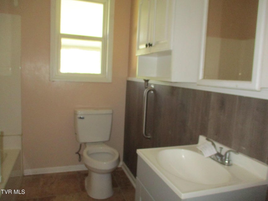 Photo #6: 1608 Unaka Avenue