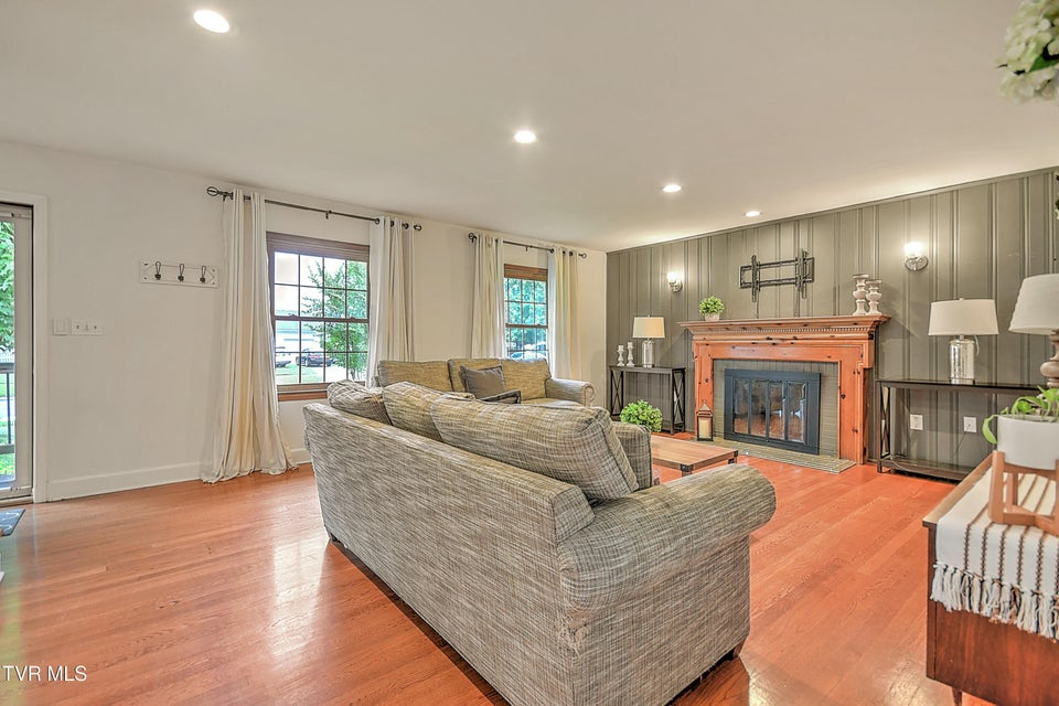 Photo #7: 1449 Warpath Drive