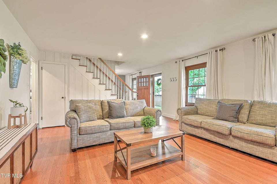 Photo #8: 1449 Warpath Drive