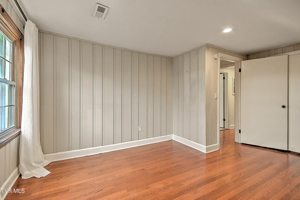 Photo #32: 1449 Warpath Drive