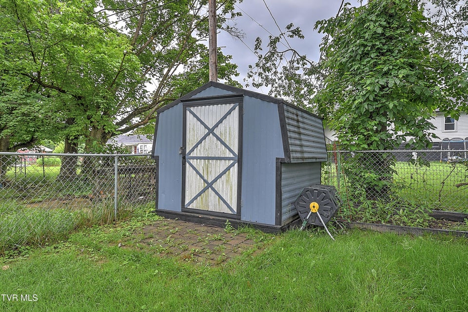 Photo #41: 1449 Warpath Drive