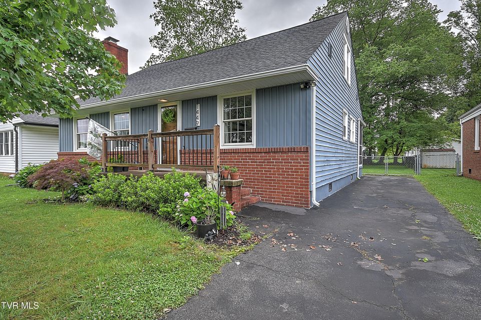 Photo #42: 1449 Warpath Drive