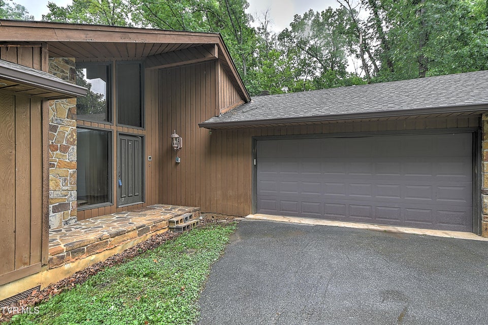 Photo #67: 121 Lone Oak Drive