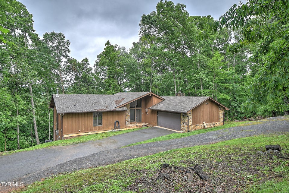 Photo #68: 121 Lone Oak Drive