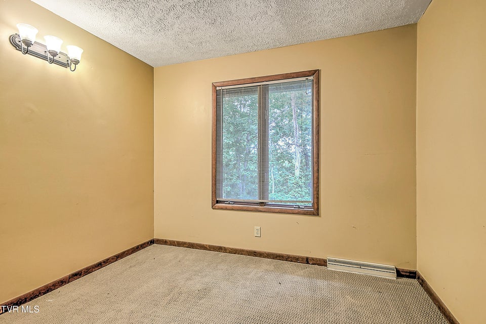 Photo #29: 121 Lone Oak Drive