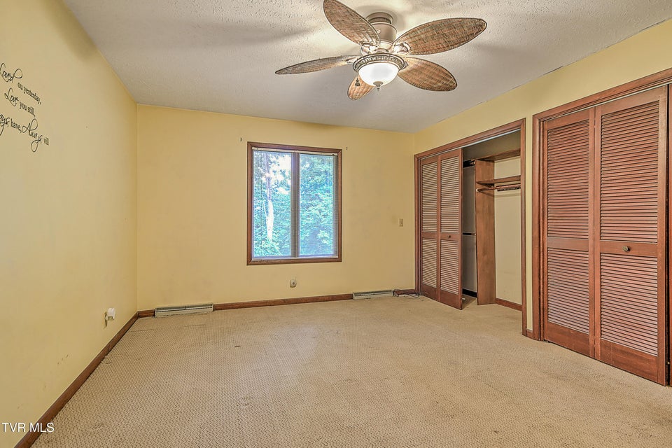 Photo #32: 121 Lone Oak Drive