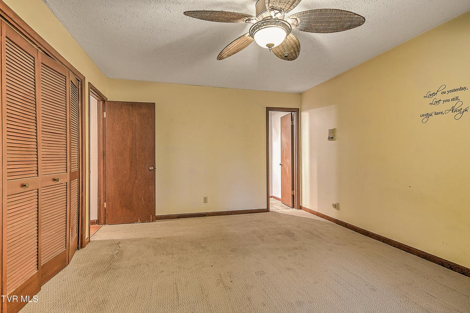 Photo #34: 121 Lone Oak Drive